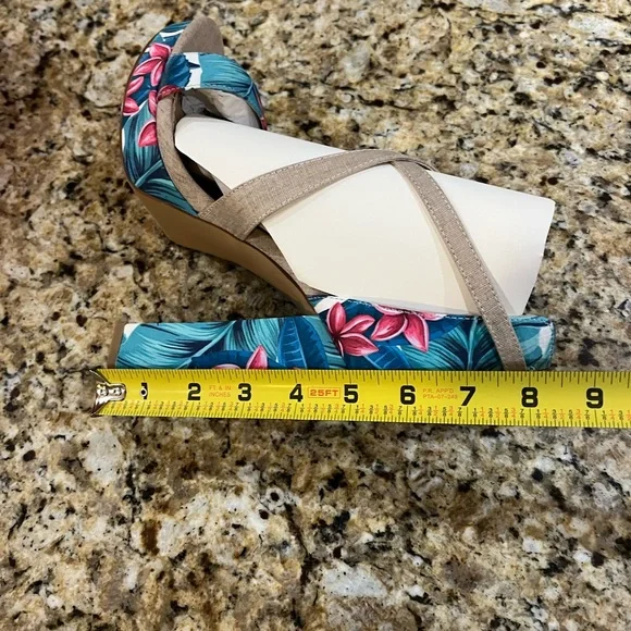 New - Natalia Strappy Block Heel in Teal and Pink - Picture 6 of 9